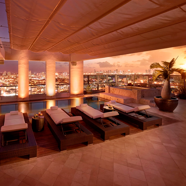 Diamond Hotel Suite