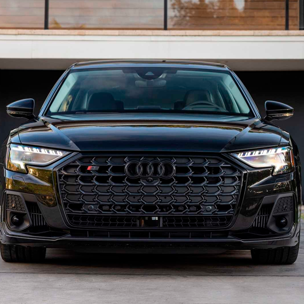 Luxury Sedan - Image 10