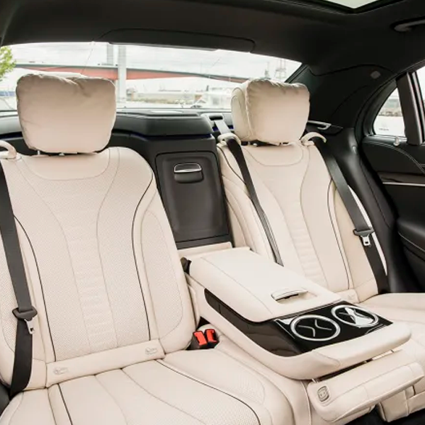 Luxury Sedan - Image 3