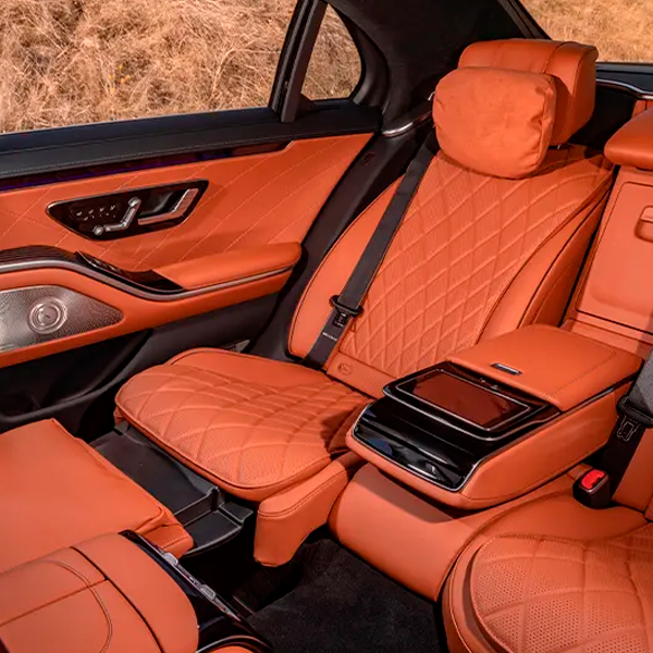 Luxury Sedan - Image 5