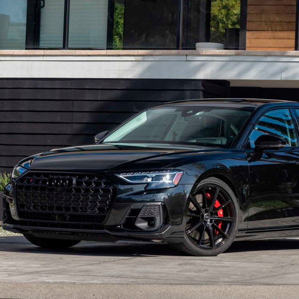 Luxury Sedan - Image 9