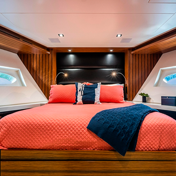 Hatteras 90 Motor Yacht or Similar - Image 10