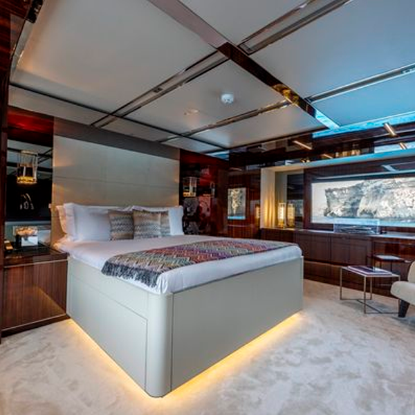 Riva 110' Dolcevita or Similar - Image 7
